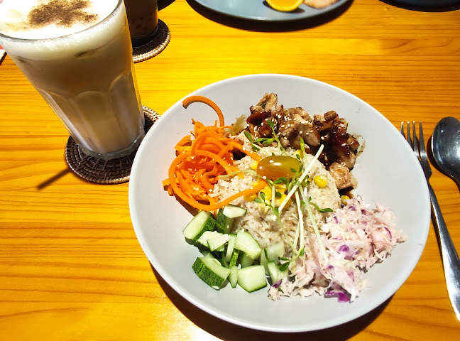 Comentarii opinii despre Eggxcite Cafe