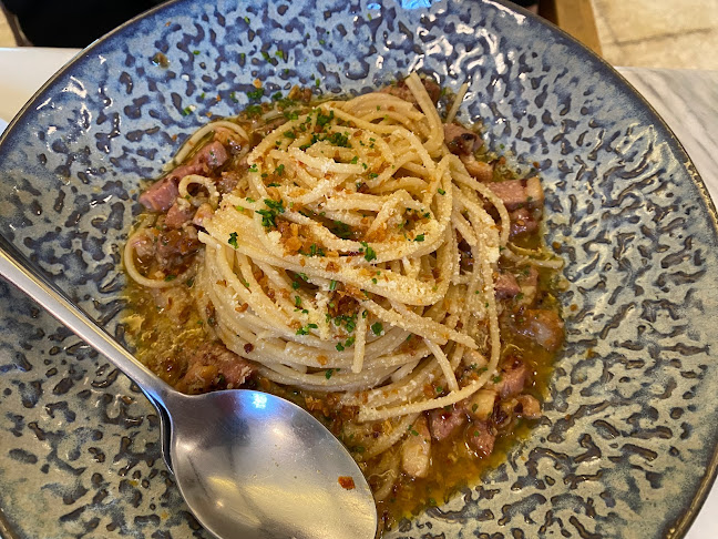 Mangga at the Blue Mansion - Gastronomi dan perhotelan