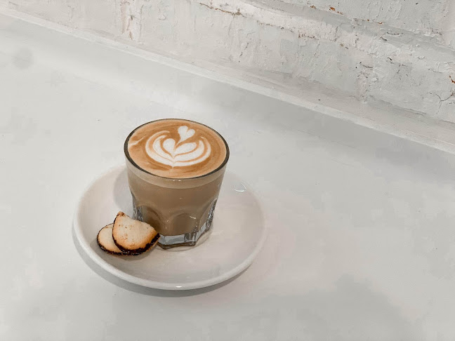 Opinii despre The Alchemist's Café în Kota Kinabalu - Gastronomi dan perhotelan