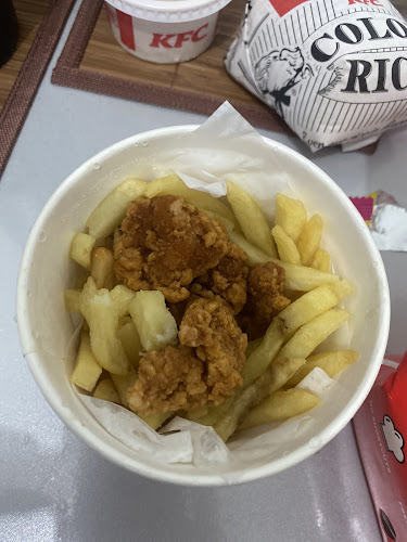 Opinii despre KFC Kompleks Karamunsing în Kota Kinabalu - Gastronomi dan perhotelan