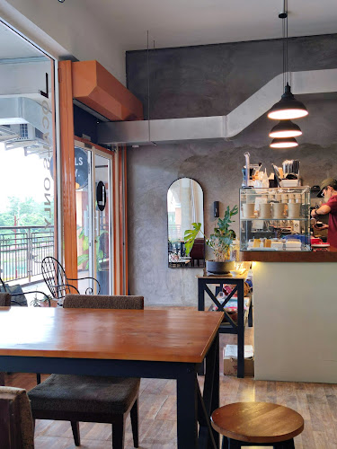 Comentarii opinii despre Locals Only