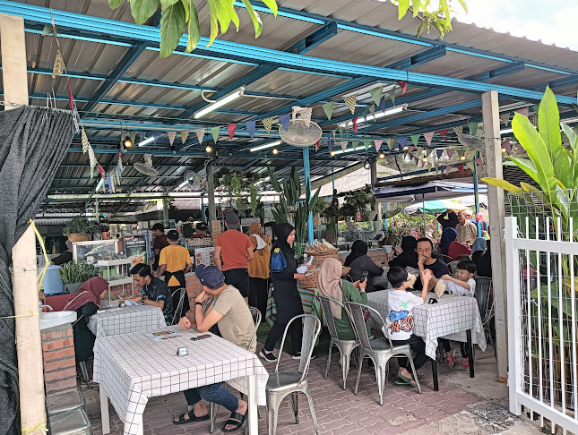 22, Jalan Lapangan Terbang, Kampung Melayu Sungai Rapat, 31350 Ipoh, Perak
