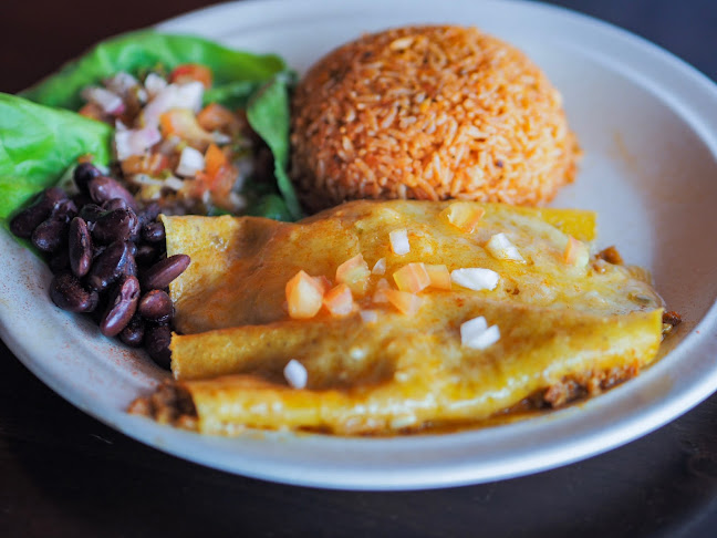 Rueben's Bistro and Pub - Gastronomi dan perhotelan