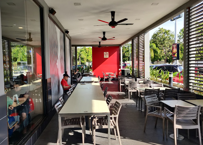 McDonald's MITC Melaka DT - Gastronomi dan perhotelan