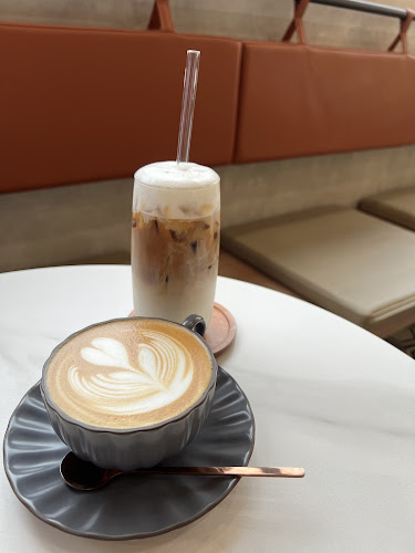 Comentarii opinii despre Makarios Book Café