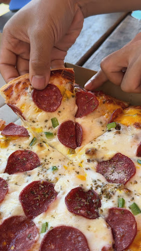 Opinii despre Maqburn pizza în Marang - Gastronomi dan perhotelan