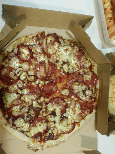 Domino's Bukit Baru Melaka - Gastronomi dan perhotelan