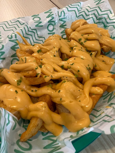 Comentarii opinii despre Nomms Pressure Fried Chicken