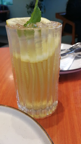 Mansion 28 - Gastronomi dan perhotelan