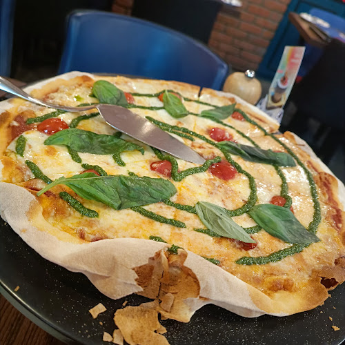 Lunarich Malaysia Pizza & Pasta - Gastronomi dan perhotelan