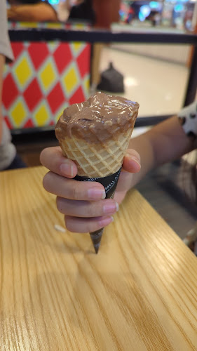 Karamell Almondo Imago Shopping Mall - Gastronomi dan perhotelan