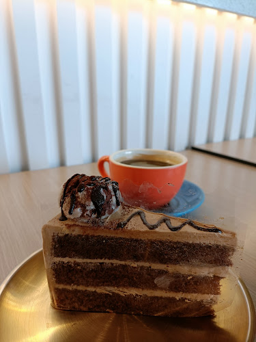 Madeleine Cafe & Patisserie