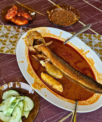 Pak Majid Kari Sembilang/ Warung Tiga Sempadan - Gastronomi dan perhotelan