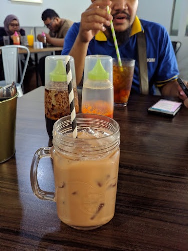 Comentarii opinii despre Dayang Sarawak Corner Cafe