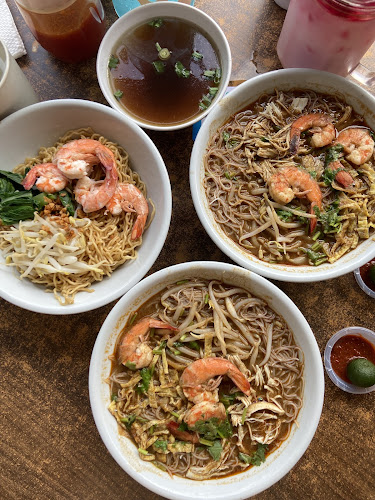 Comentarii opinii despre Dayang Sarawak Corner Cafe