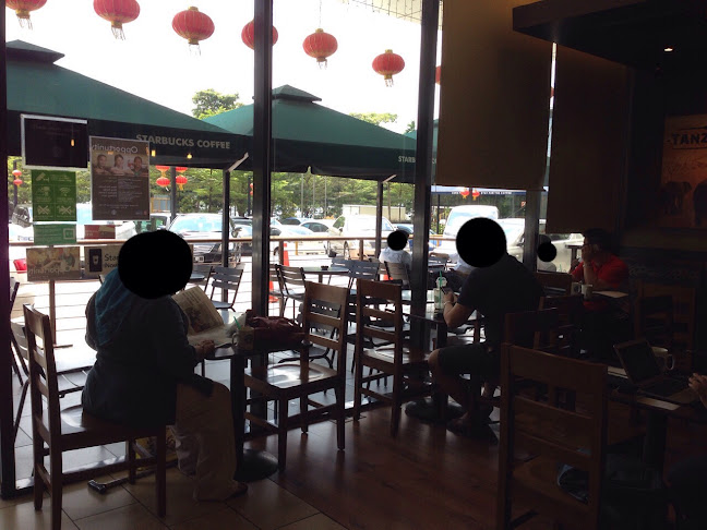 Comentarii opinii despre Starbucks Coffee