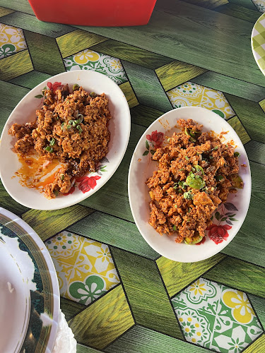Telur Berlada Kedai Merah
