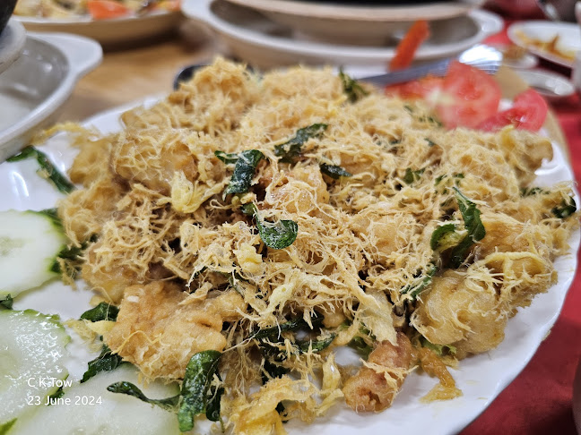 Uncle Ng Restaurant 皇廷囍宴海鲜酒家