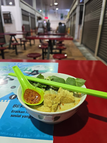 Opinii despre Kompleks Penjaja Desiran Tanjung în Tanjung Tokong - Gastronomi dan perhotelan