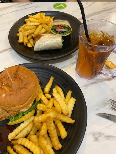 YC Vege Life Vegetarian Cafe - Gastronomi dan perhotelan