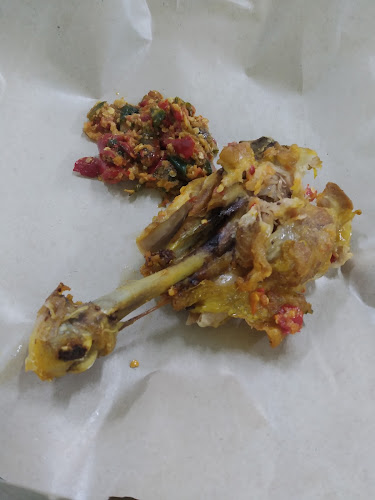 Warung Ayam Gepuk Kak Long