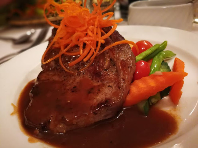 Opinii despre English Tea House & Restaurant în Sandakan - Gastronomi dan perhotelan