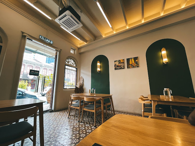 Opinii despre Rempah Ratus - Banana Leaf Cafe with South Indian Cuisine (Indian Restaurant, Banana Leaf Rice, Briyani, Claypot and Curry) în George Town - Gastronomi dan perhotelan