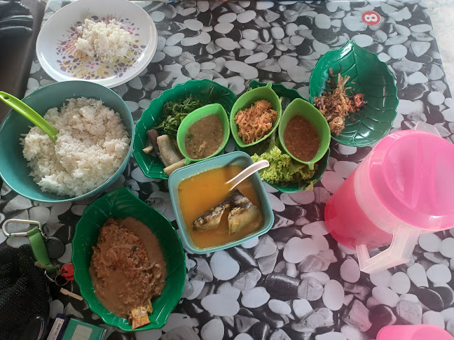 Opinii despre Warung Nasi Talam Ikan Bakar Sepuh în Lenggong - Gastronomi dan perhotelan