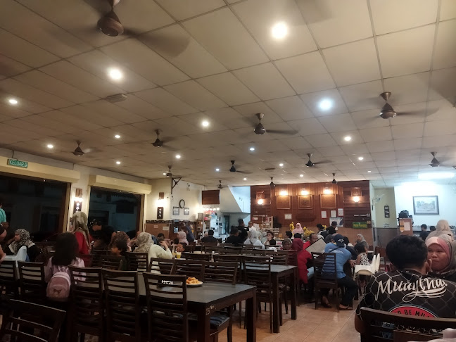 B42 tingkat bawah, Jalan Gambut, 25000 Kuantan, Pahang