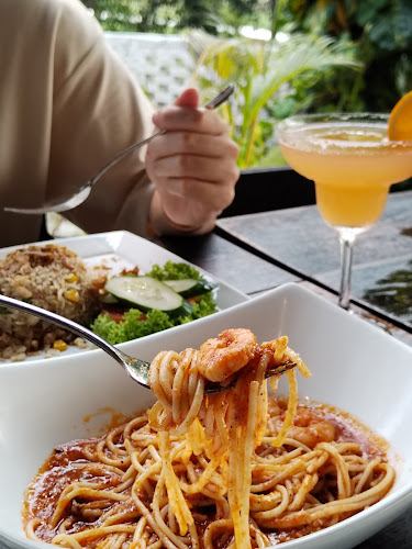 La Playa, Bar & Restaurant - Gastronomi dan perhotelan