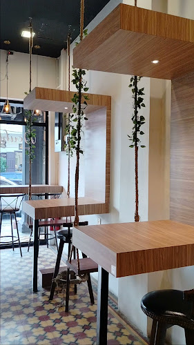 Comentarii opinii despre Double Knott Cafe