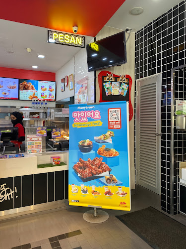 Opinii despre Marrybrown Bayu Tinggi Klang în Klang - Gastronomi dan perhotelan