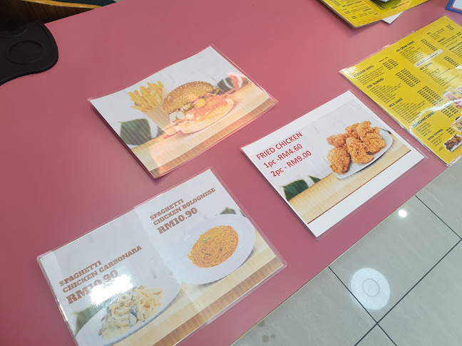 Opinii despre Queen Bee Ice Cream Dessert Shop în Donggongon - Gastronomi dan perhotelan