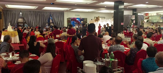 Rainbow Seafood Restaurant - Gastronomi dan perhotelan