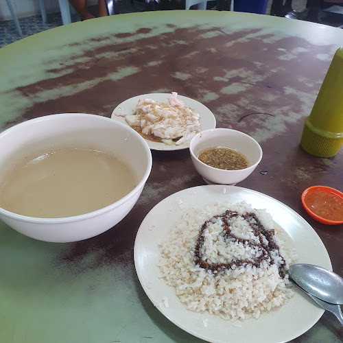 Opinii despre Kedai Kopi Taman Eng Ann 興利茶冰室 în Klang - Gastronomi dan perhotelan