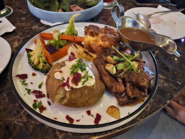 Rockafellers Johor - Gastronomi dan perhotelan