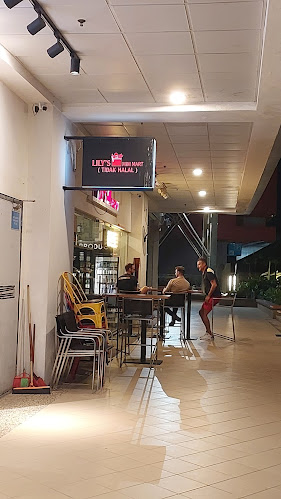Lily's mini market - Gastronomi dan perhotelan