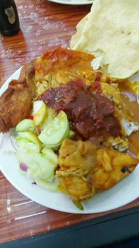 Opinii despre Nasi Kandar Ali Mamak (Jalan Servis) în George Town - Gastronomi dan perhotelan