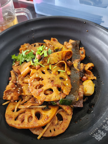 XLL Malahotpot Bukit Indah 香辣辣麻辣香锅 - Gastronomi dan perhotelan