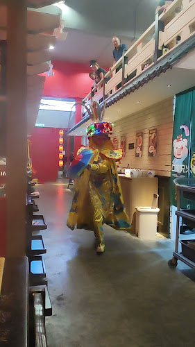 ErShiXiong Hotpot Restaurant 二师兄火锅客栈 - Gastronomi dan perhotelan