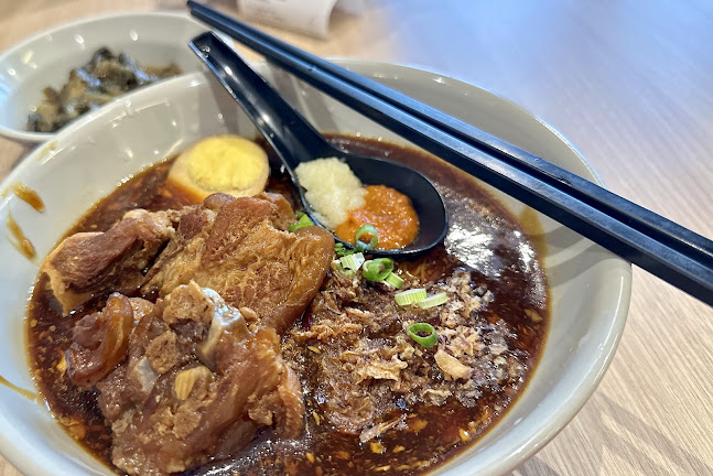 Luodong - Gastronomi dan perhotelan