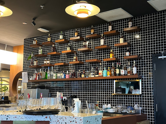 V88 Cafe & Bar Starhill