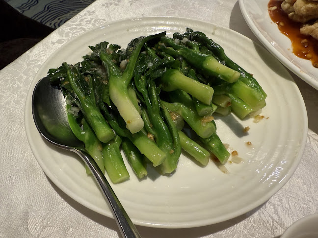 Shanghai Restaurant - Gastronomi dan perhotelan