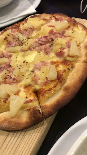 Dave's Bistro • Bar & Grill - Gastronomi dan perhotelan