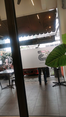 Mom's Laksa - Gastronomi dan perhotelan