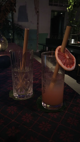 Botakliquor Bar - Gastronomi dan perhotelan