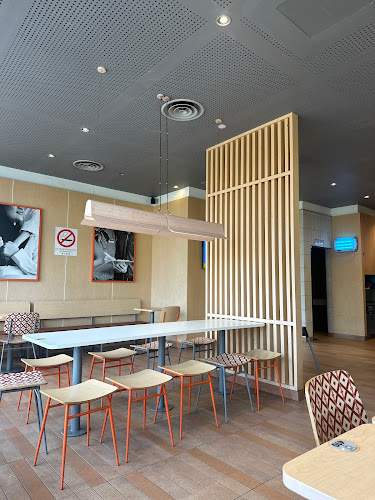 McDonald's Kampar DT - Gastronomi dan perhotelan
