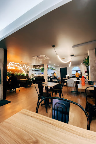 Moonalisa - Gastronomi dan perhotelan