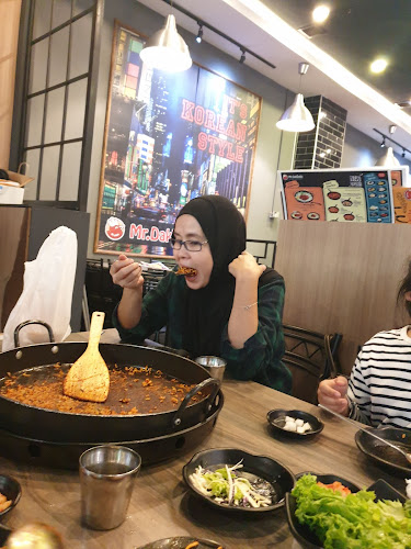 Pizza Hut Restaurant Aeon Melaka - Gastronomi dan perhotelan