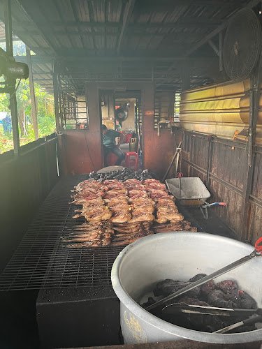 Raja Salai Kampung Sungai Kandis - Gastronomi dan perhotelan